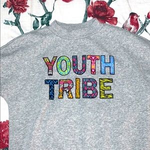 Grey sweatshirt “youth tribe”